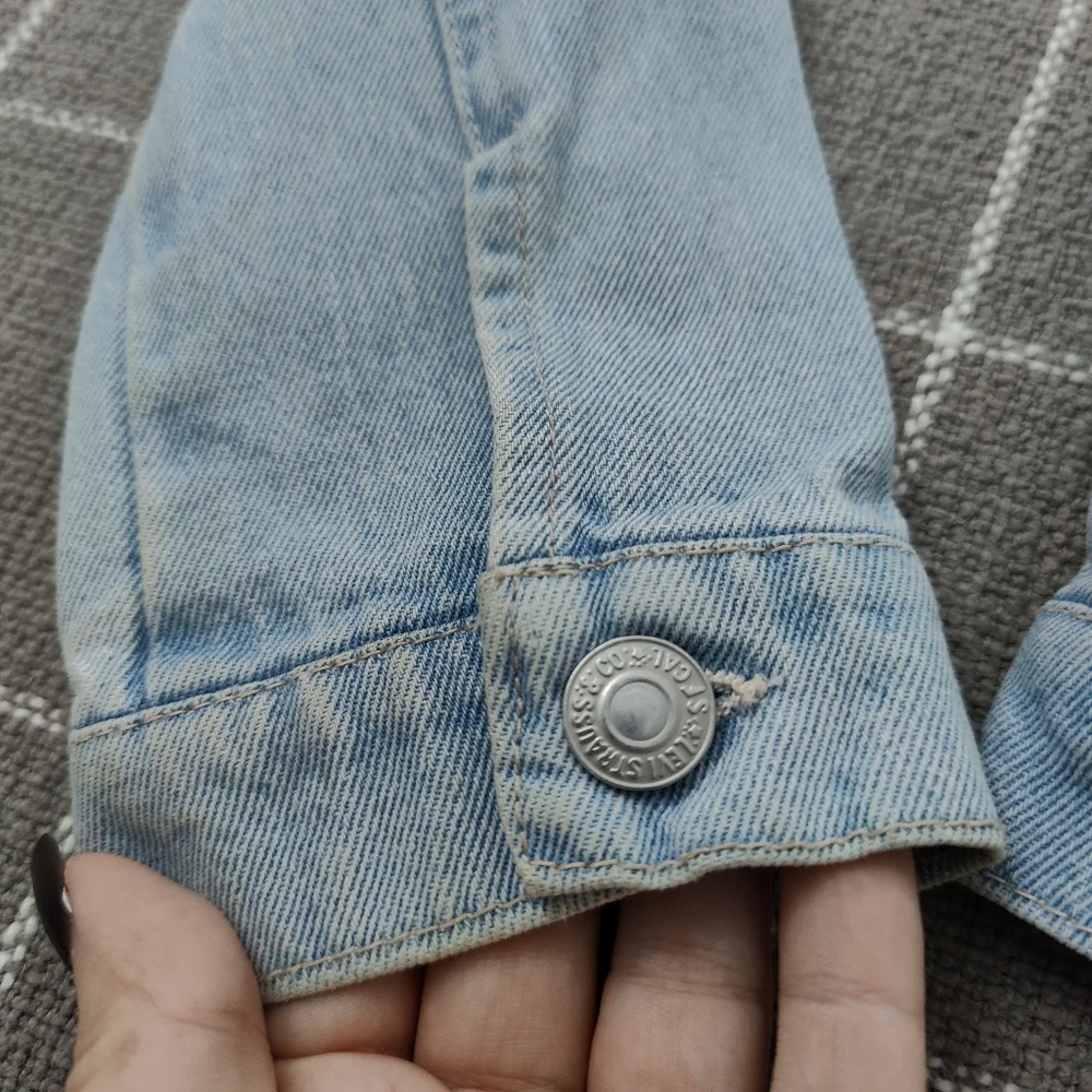 Levi's Classic Trucker Jean Jacket - Picture 6 of 8